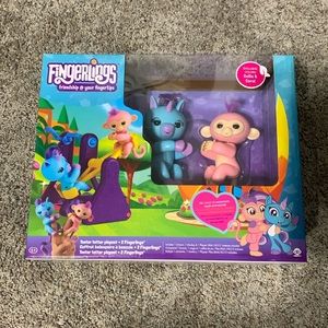 FINGERLINGS - CALLIE and CORAL set